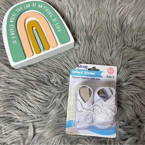 White baby shoes | NIB |
